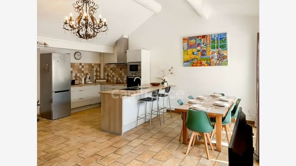 Vente immeuble caractère 280m² coeur Aigues-Mortes