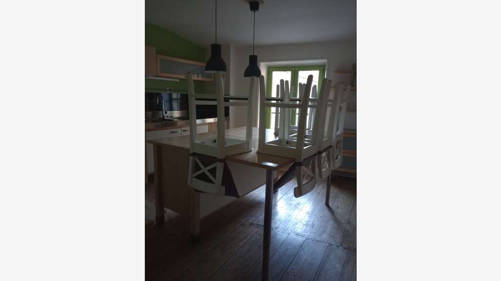 Local loué avec appartement à vendre à Airvault