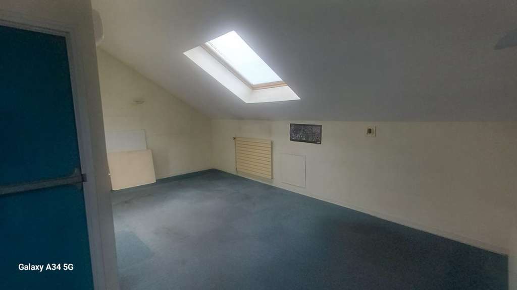 A vendre immeuble de bureaux 3 étages + sous-sol -