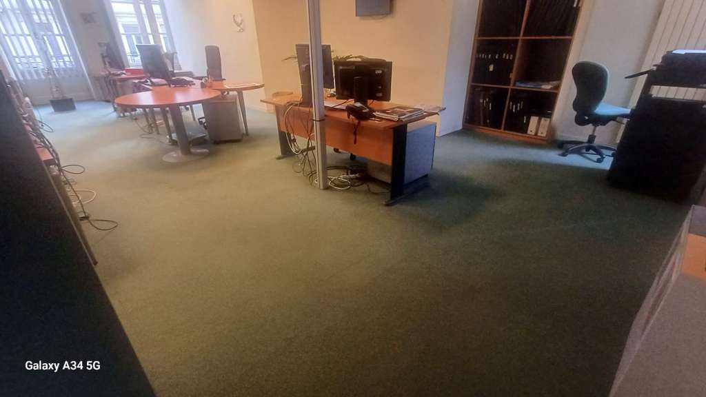 A vendre immeuble de bureaux 3 étages + sous-sol -