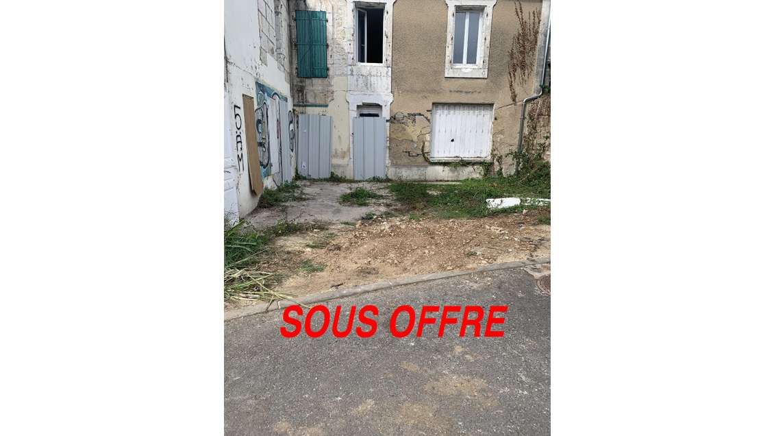 AV ensemble immobilier proche centre d'Angoulême