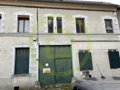 A immeuble à Ansauvillers, à 30' de Beauvais,