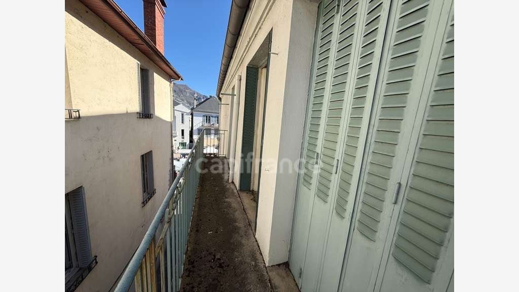 Immeuble à découper ou à rénover au cœur d'Ar