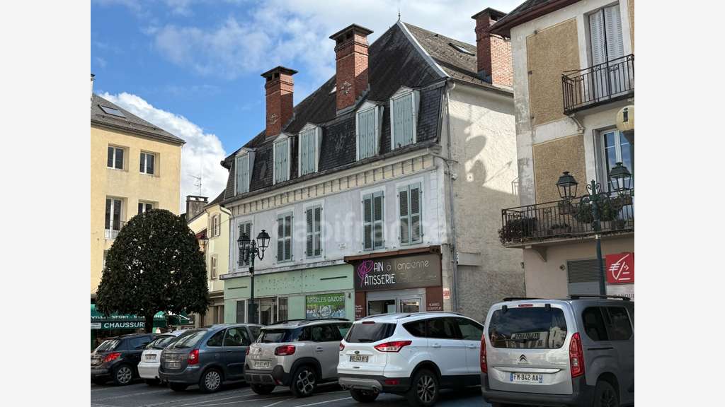 Immeuble à découper ou à rénover à Argelès-Gazost