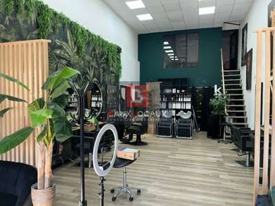 Vente murs occupés local commercial 100m² à Arles