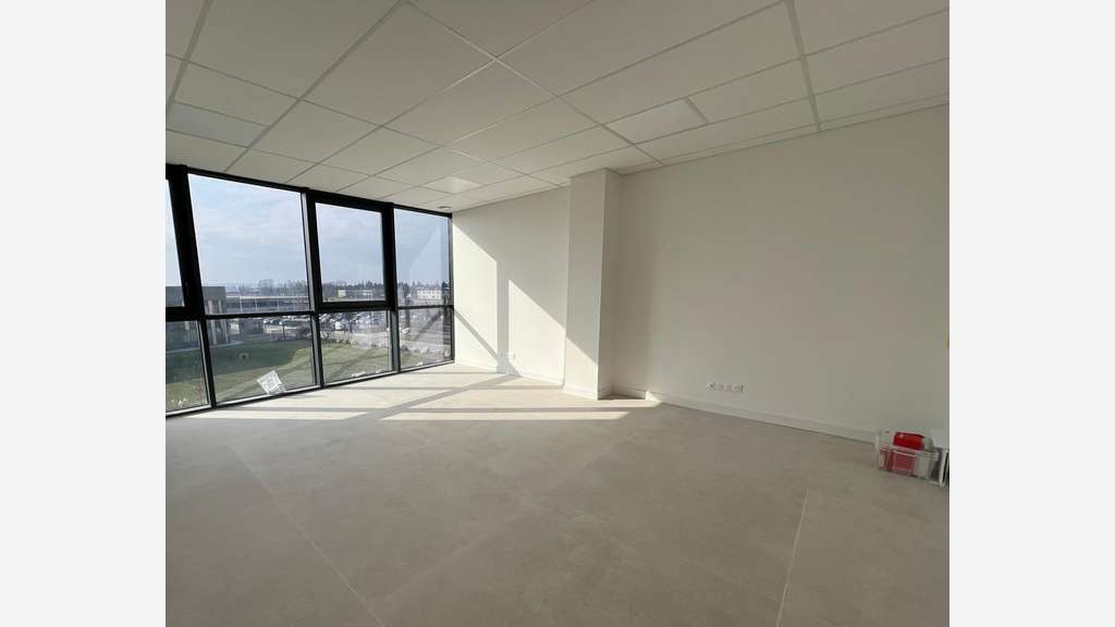 A vendre local pro de 25m² à Avignon Agroparc