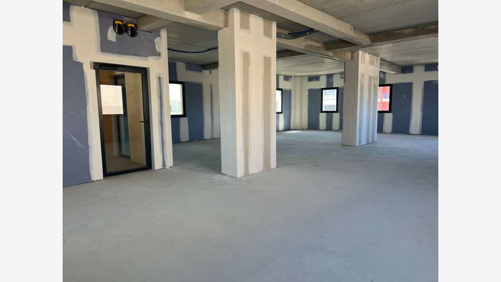 Vente local professionnel neuf 144m² Agroparc 