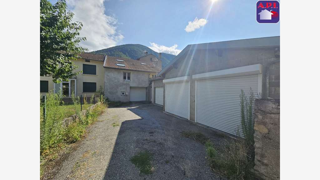 Vente immeuble 370m² Savignac-Les-Ormeaux centre