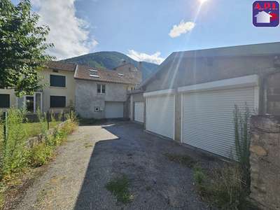 Vente immeuble 370m² Savignac-Les-Ormeaux centre