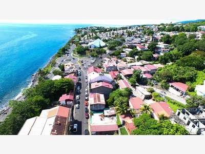 AV immeuble loft 360m² sur 3 niveaux à Basse-Terre