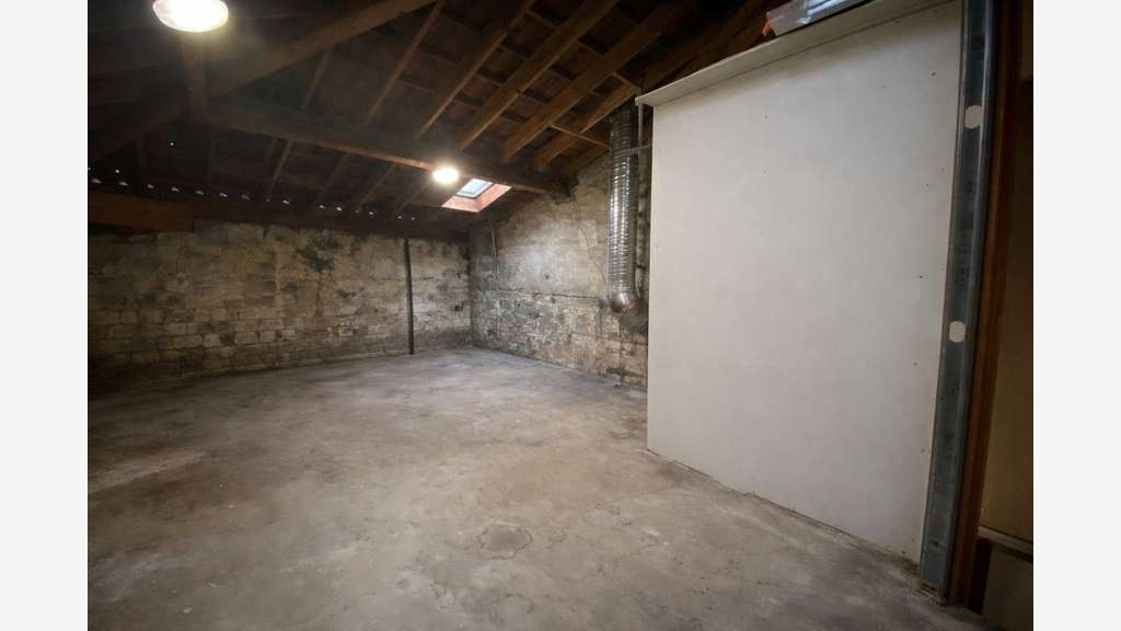 AV commerce 105m² au centre de Belin-Béliet