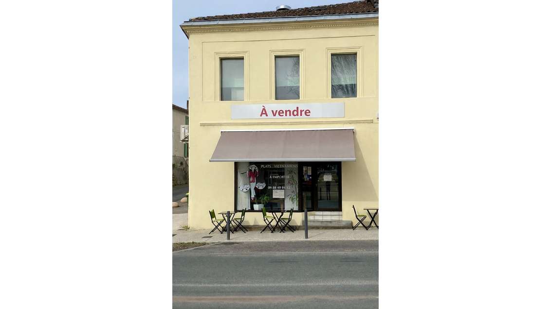 AV commerce 105m² au centre de Belin-Béliet