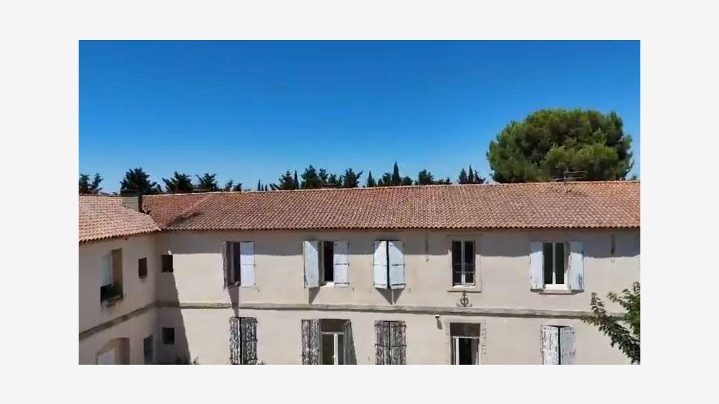 AV ensemble immo de 13000m² à Bellegarde