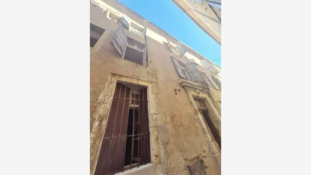 A vendre immeuble 144m² à fort potentiel à Béziers