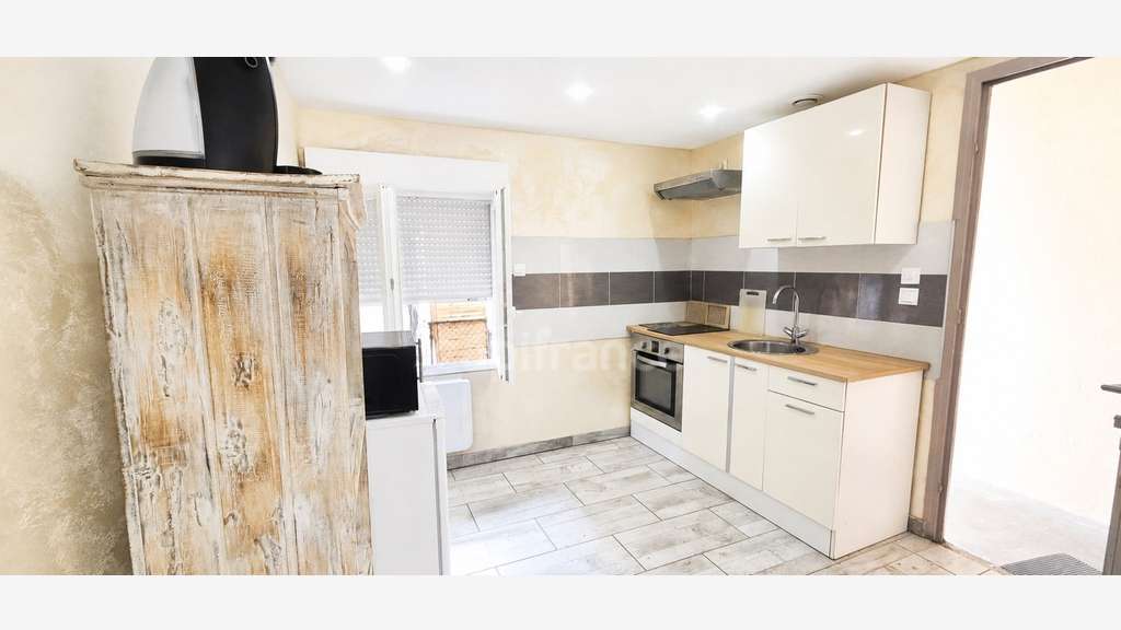Immeuble de rapport - Local commercial et studio