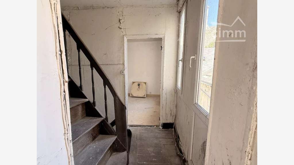AV immeuble de 150m² à façonner à Blois centre