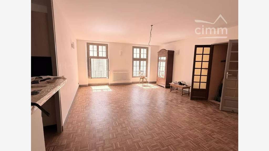 AV immeuble de 150m² à façonner à Blois centre