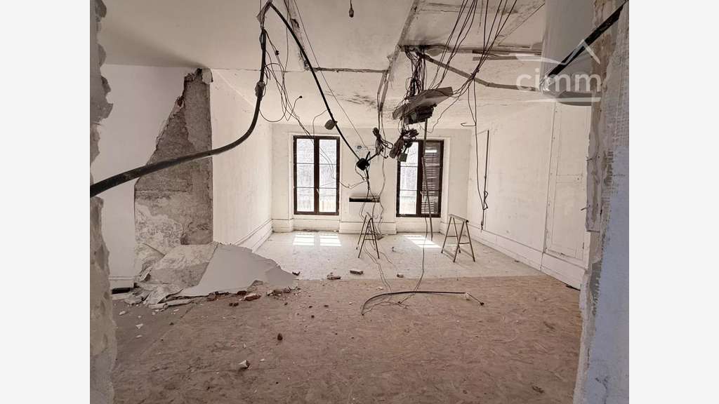 AV immeuble de 150m² à façonner à Blois centre