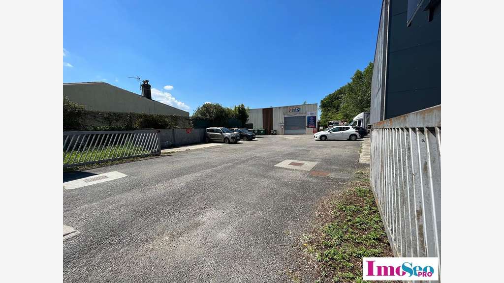 Vente entrepôt investissement locatif Bordeaux