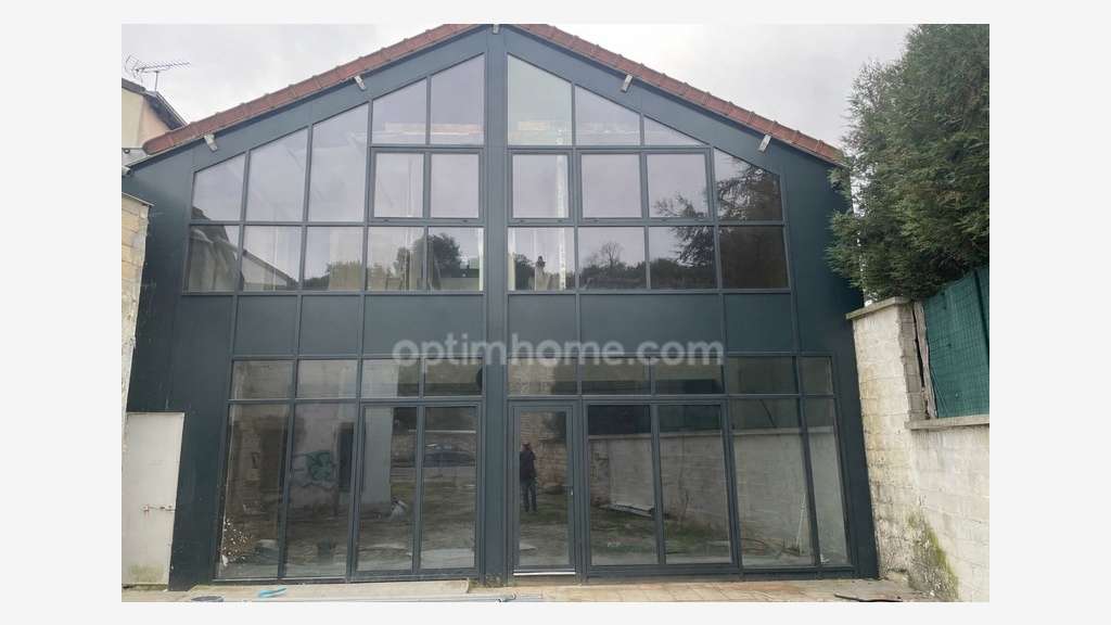 Opportunité rare loft 300m² divisibles à Bougival