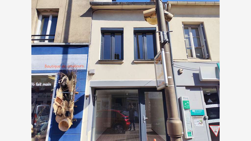 Vente immeuble 4 lots plein centre  Bourg-Achard