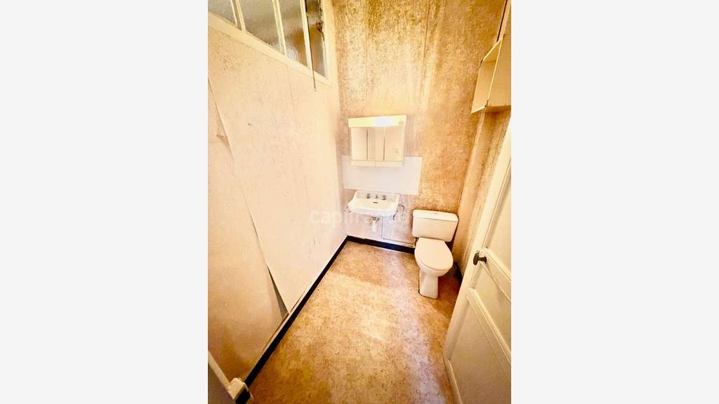 IMMEUBLE - Deux T2 de 42m2 à vendre 5 pièces C
