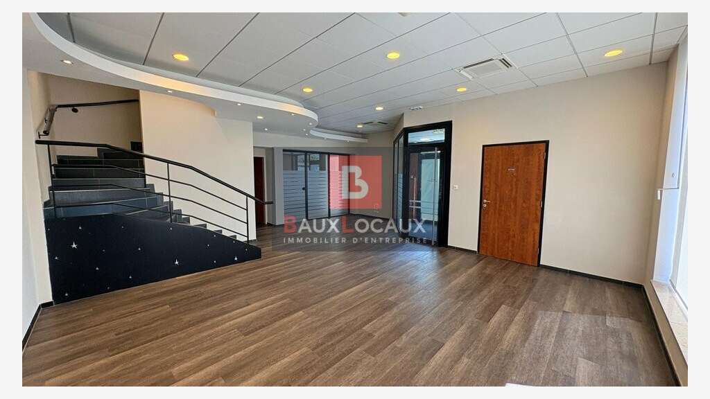 AV immeuble mixte 290m² Carpentras Place de Verdun