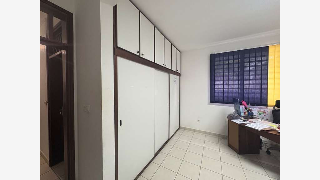 Immeuble de 180m² à vendre à Cayenne centre (973)
