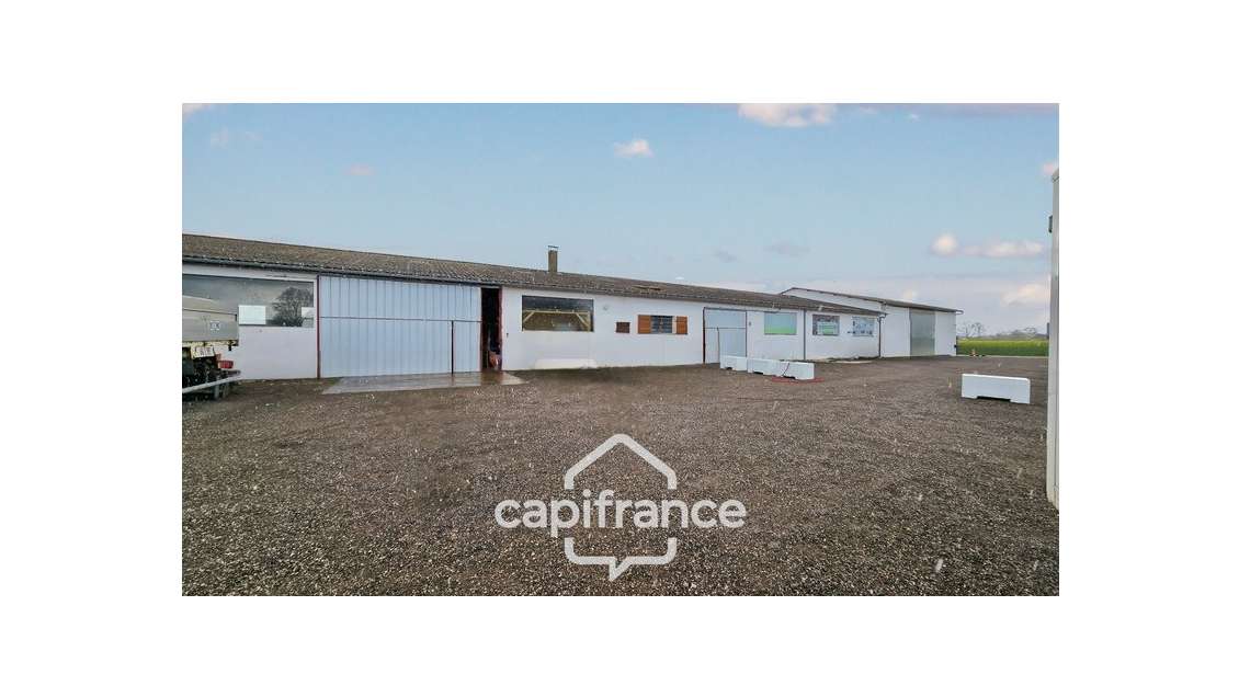 Local/entrepôt/ investisseur à vendre proche de C