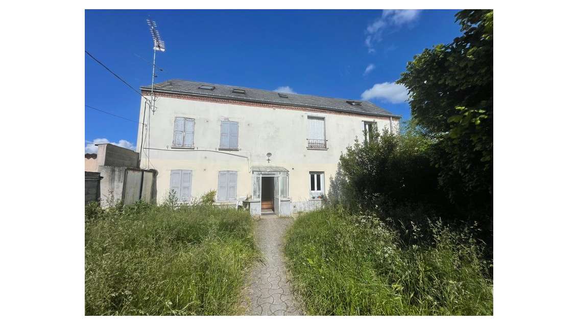 Immeuble à vendre CHARTRES (28)+ une grange de 