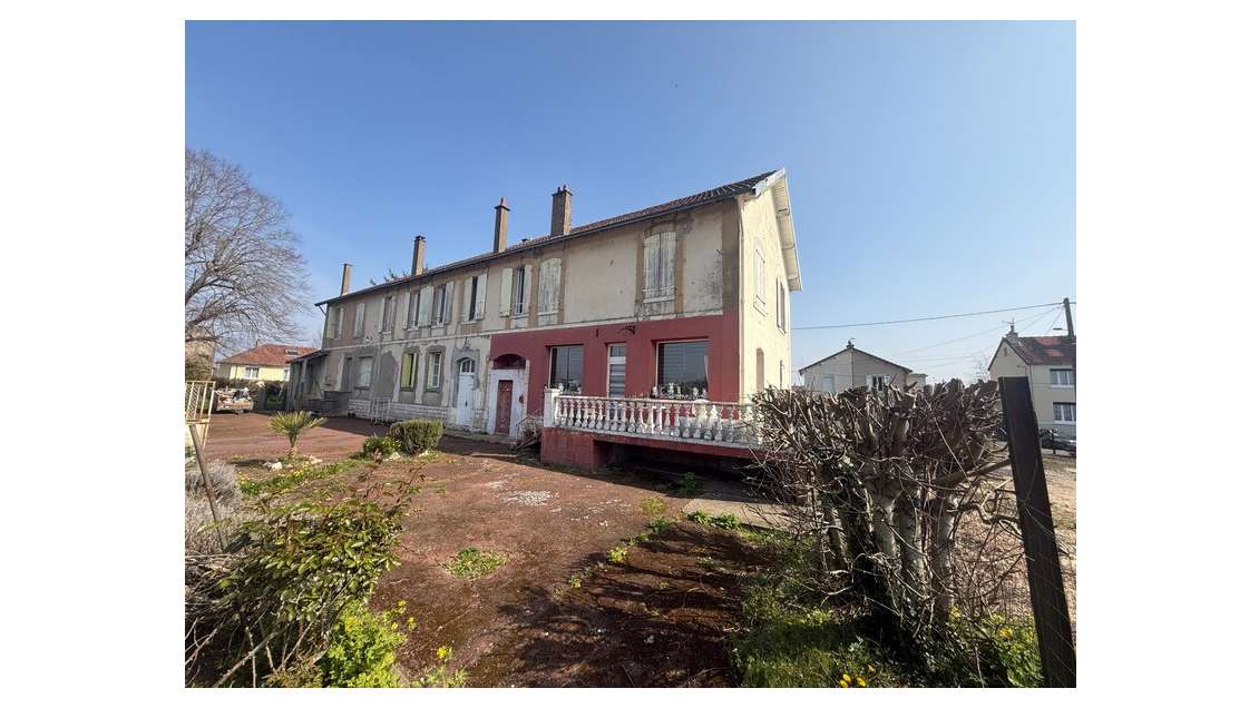 Immeuble de 416m² à vendre à Châteaudun (28)