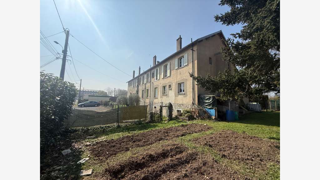 Immeuble de 416m² à vendre à Châteaudun (28)