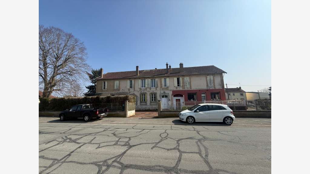 Immeuble de 416m² à vendre à Châteaudun (28)