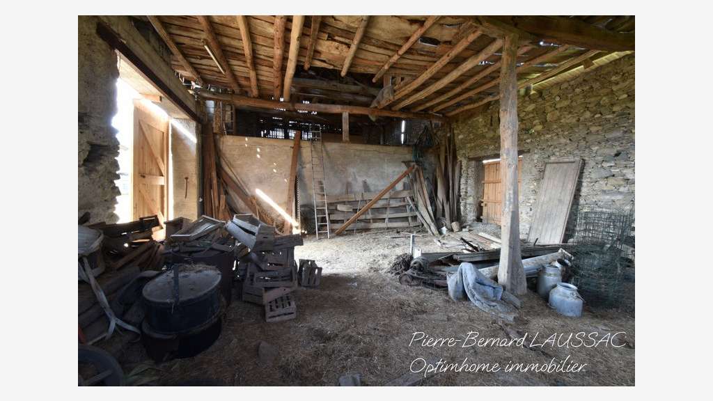 Grange de 250m² à la vente à Châteauneuf (73390)