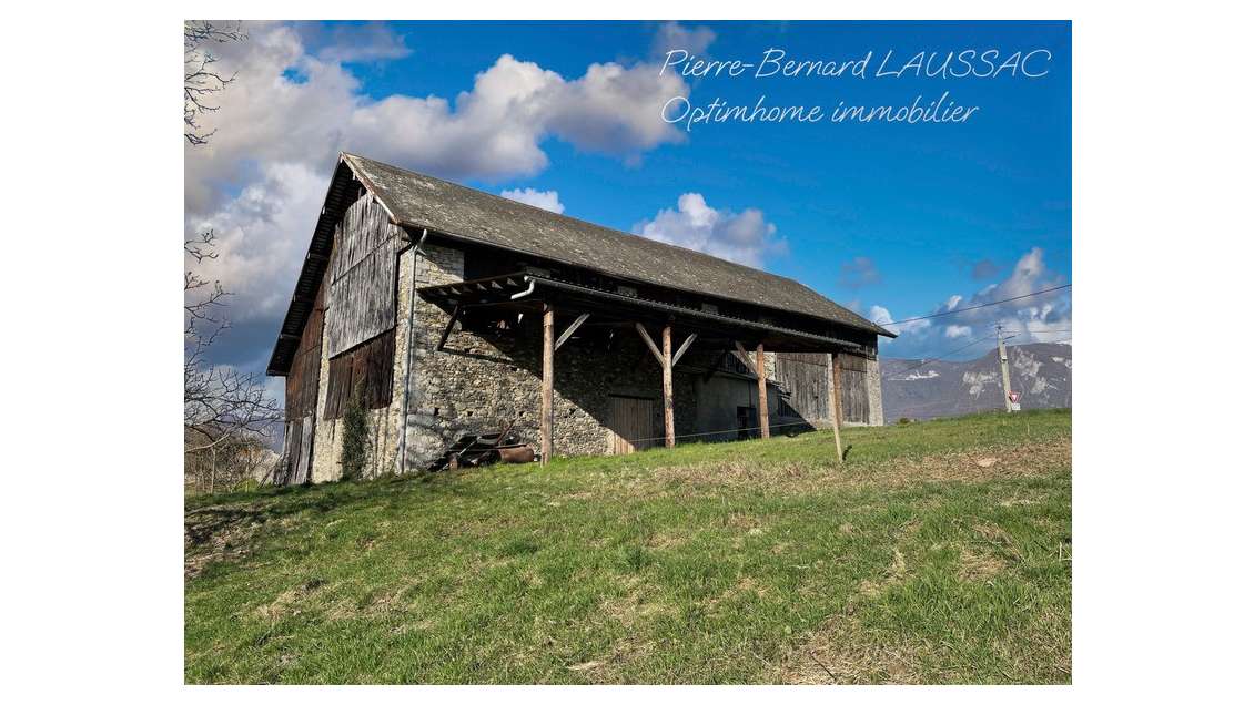 Grange de 250m² à la vente à Châteauneuf (73390)