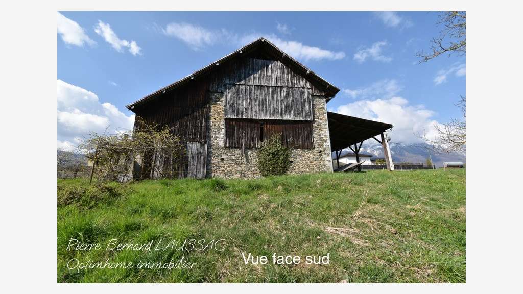 Grange de 250m² à la vente à Châteauneuf (73390)