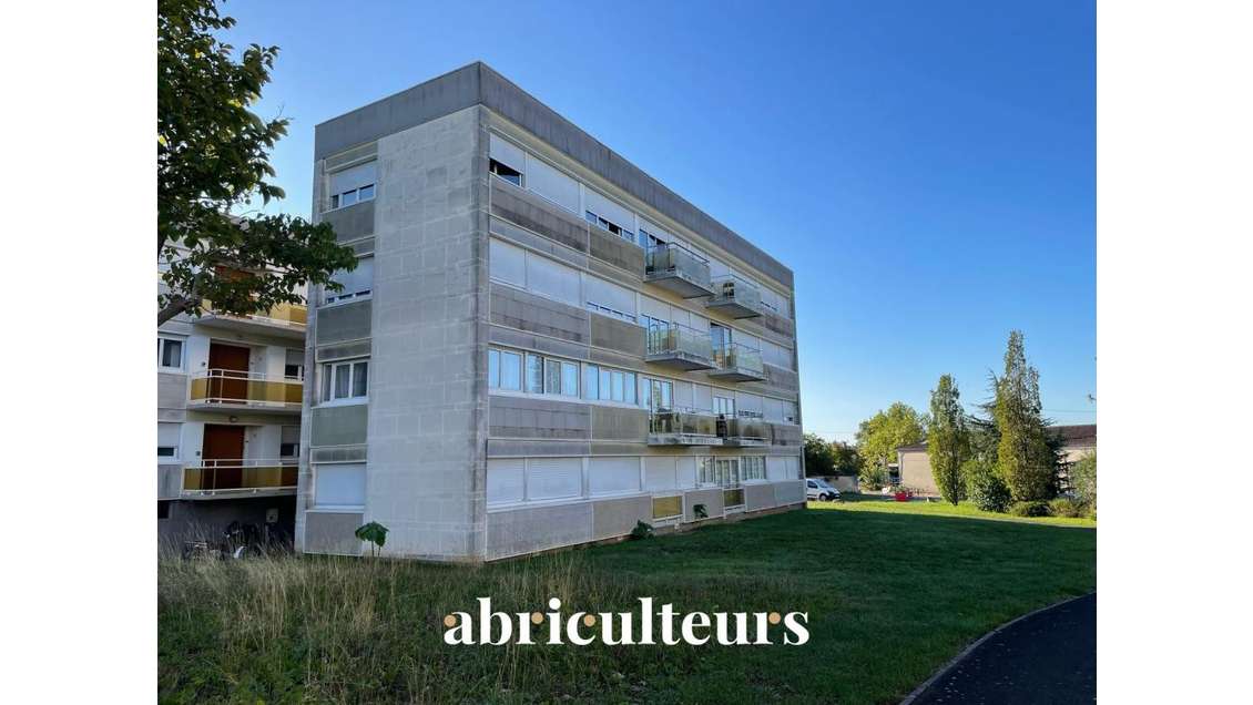 AV immeuble de rapport 14 appartements T4 Cognac