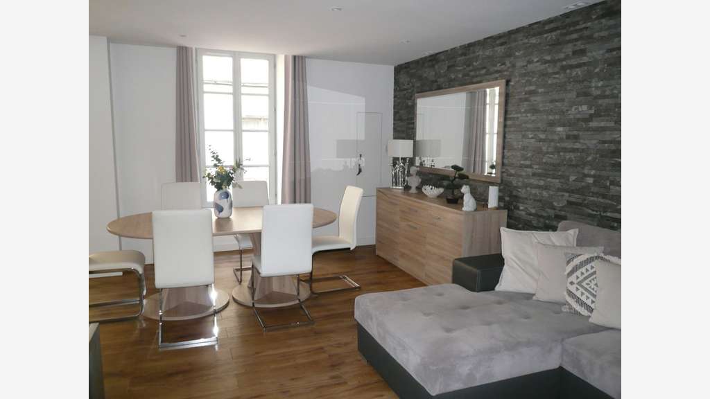 AV immeuble de rapport 106m² Cognac rue piétonne