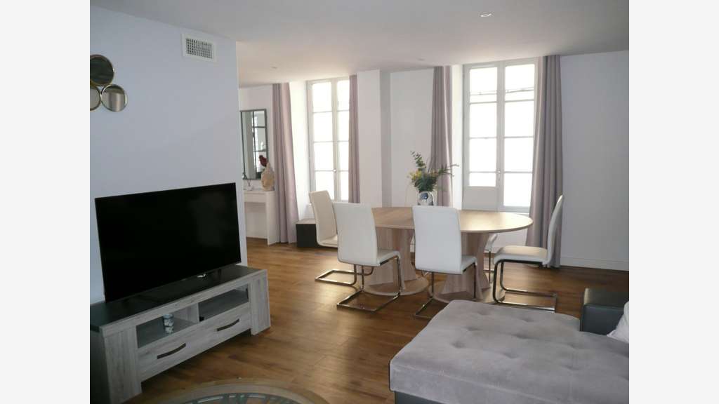 AV immeuble de rapport 106m² Cognac rue piétonne