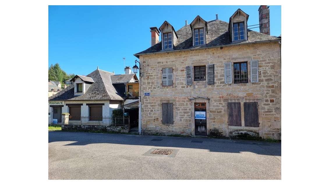 Ensemble immobilier à vendre à Corrèze