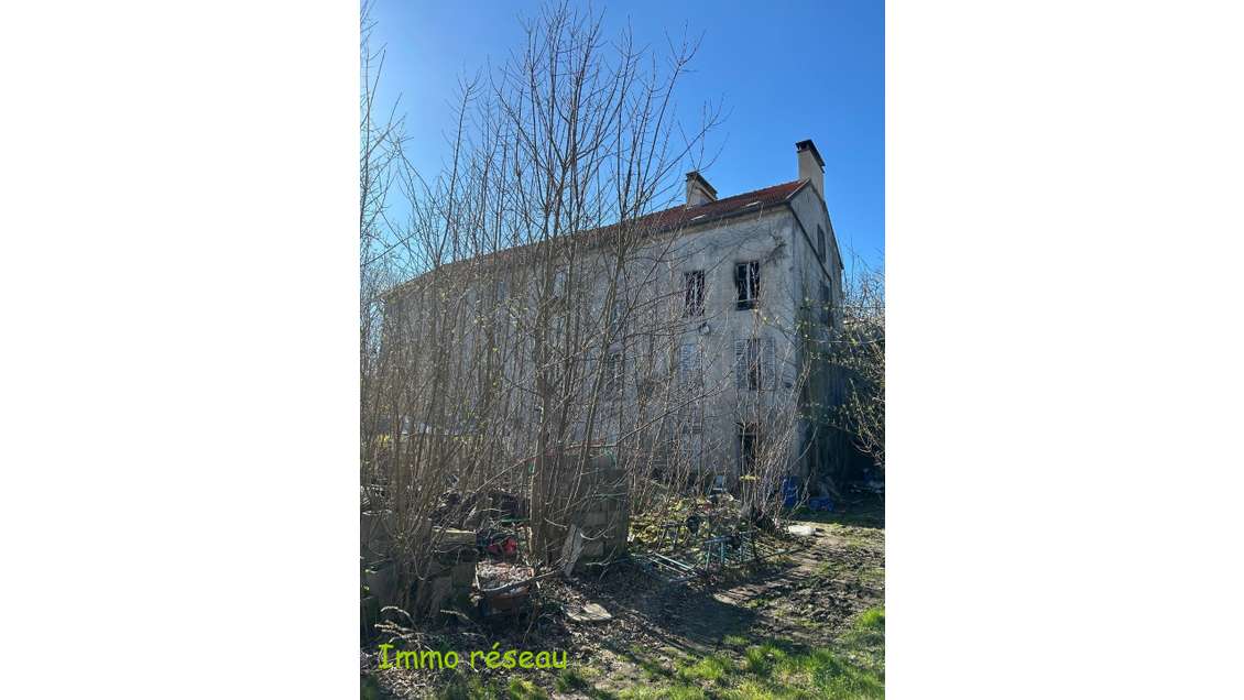 Immeuble sur terrain 3ha à vendre à Coulommiers 