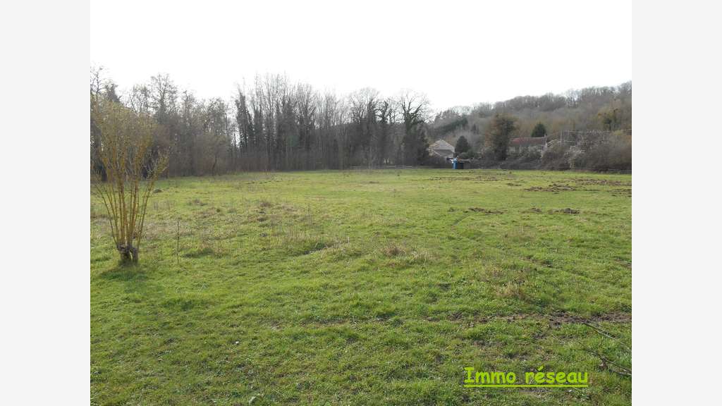 Immeuble sur terrain 3ha à vendre à Coulommiers