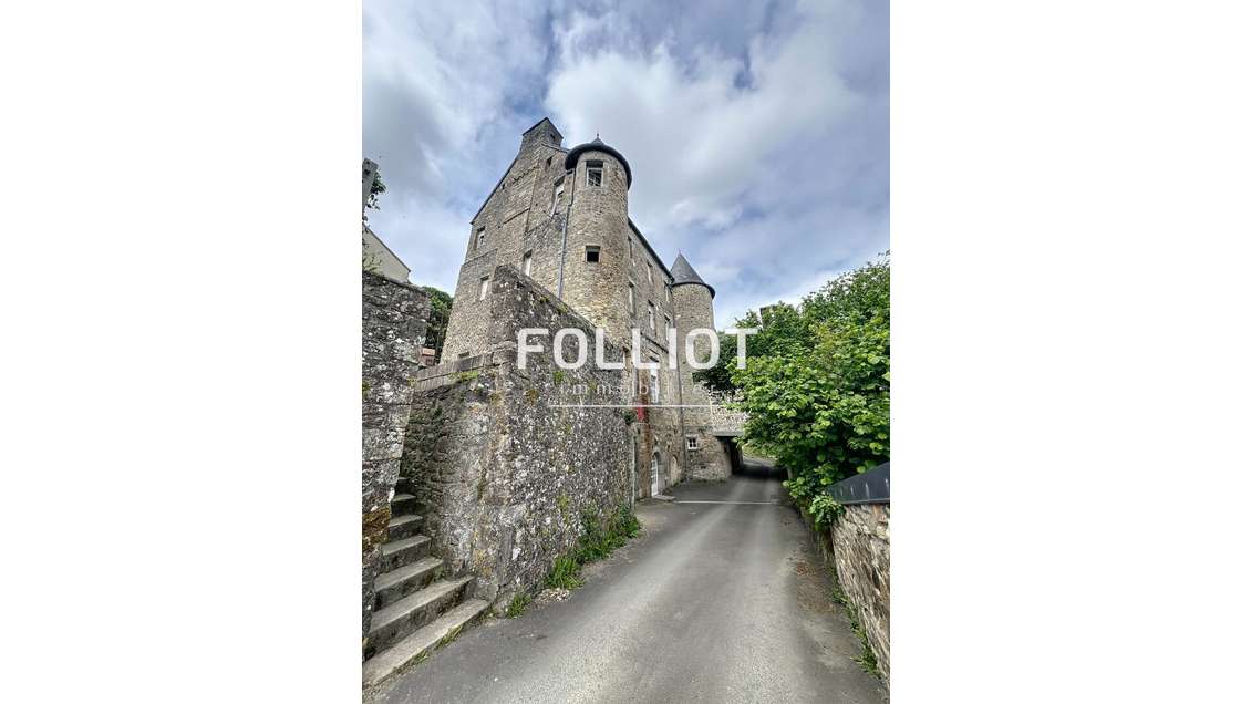 Vente immeuble 14 pièces 339m² à Coutances centre