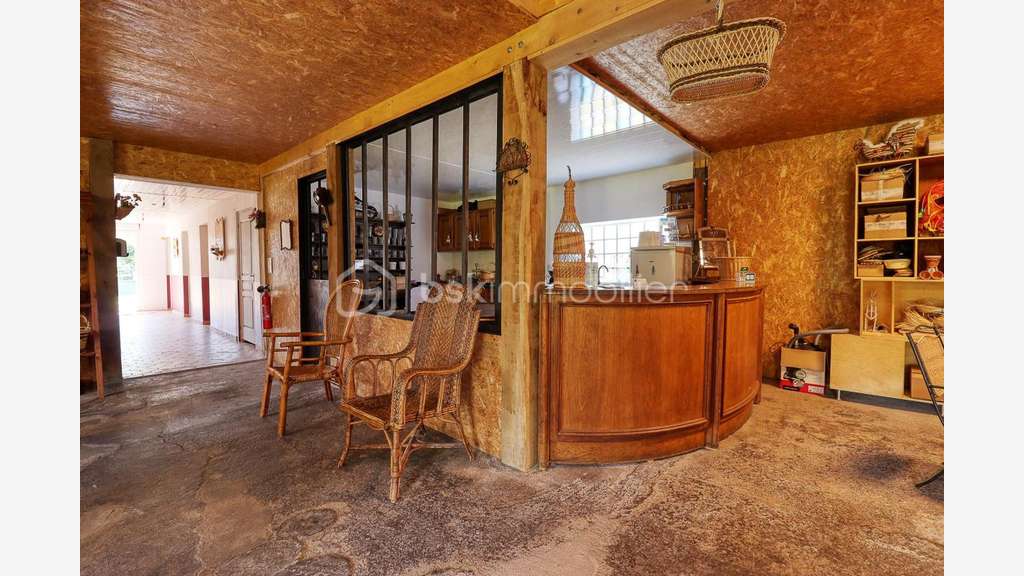 AV bâtiment d'activité 600m² à Crèvecoeur-le-Grand