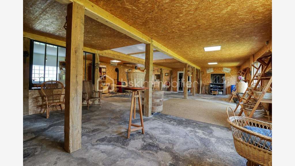 AV bâtiment d'activité 600m² à Crèvecoeur-le-Grand