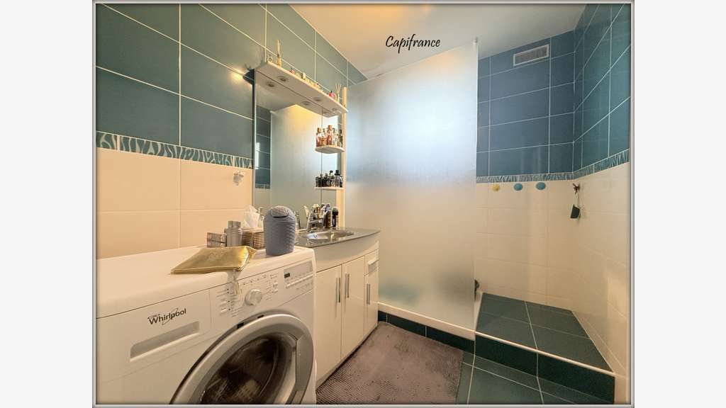 DRANCY - IMMEUBLE 2 APPARTEMENTS F3 + GARAGES +