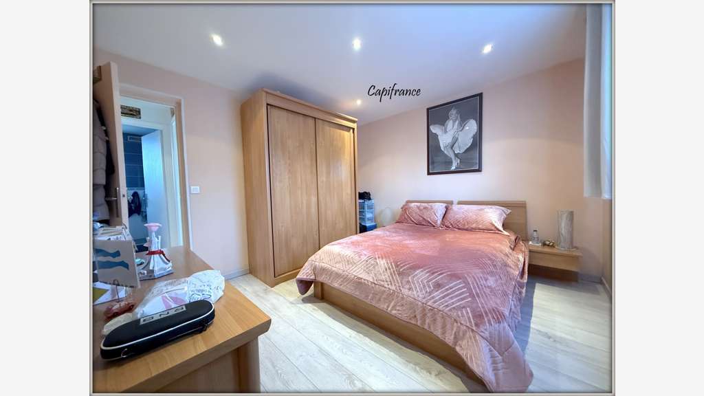 DRANCY - IMMEUBLE 2 APPARTEMENTS F3 + GARAGES +
