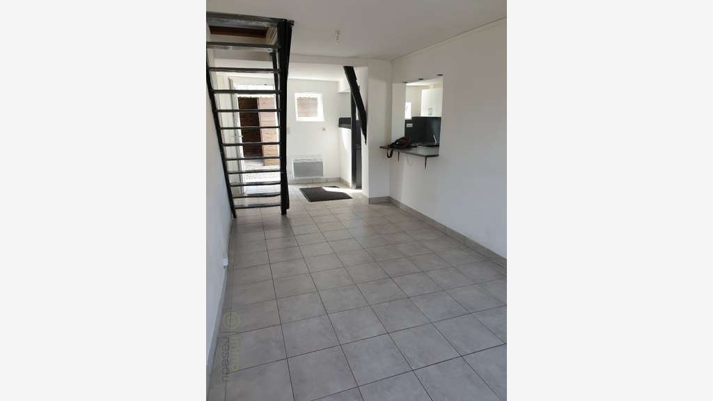 AV immeuble locatif 82m² Esquennoy proche Breteuil