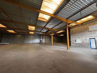 Vente entrepôt de stockage + bureaux 1400m² Evreux