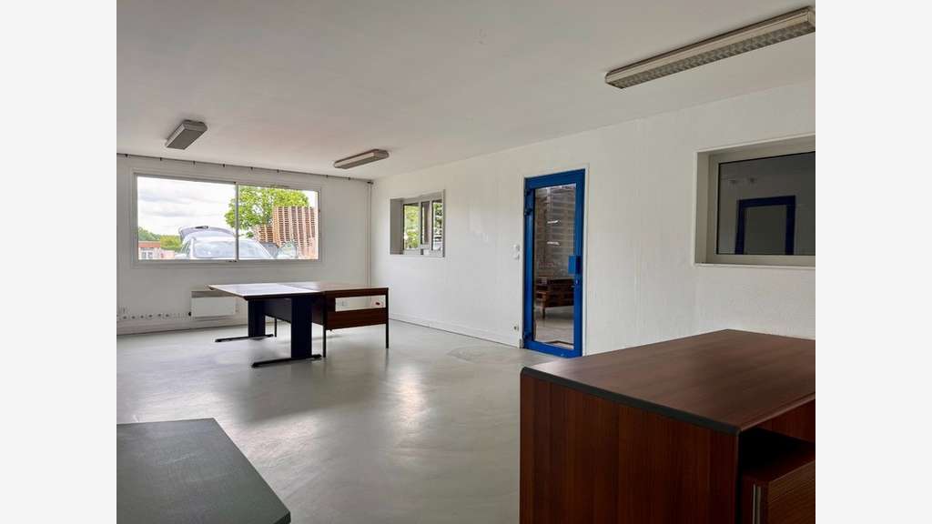 Vente entrepôt de stockage + bureaux 1400m² Evreux